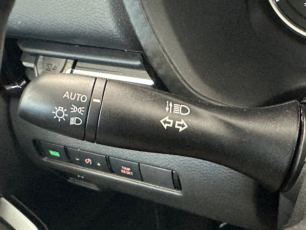 Nissan Sentra SR 2025 à Cowansville, Québec - 40 - w1024h768px