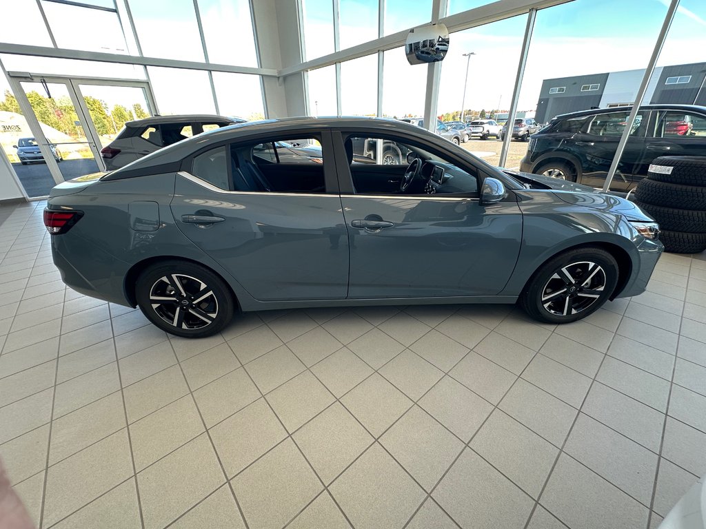 Nissan Sentra SV Toit ouvrant 2025 à Cowansville, Québec - 2 - w1024h768px