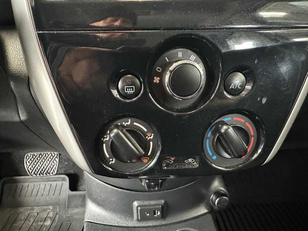 Nissan Versa Note SL 2017 à Cowansville, Québec - 31 - w1024h768px