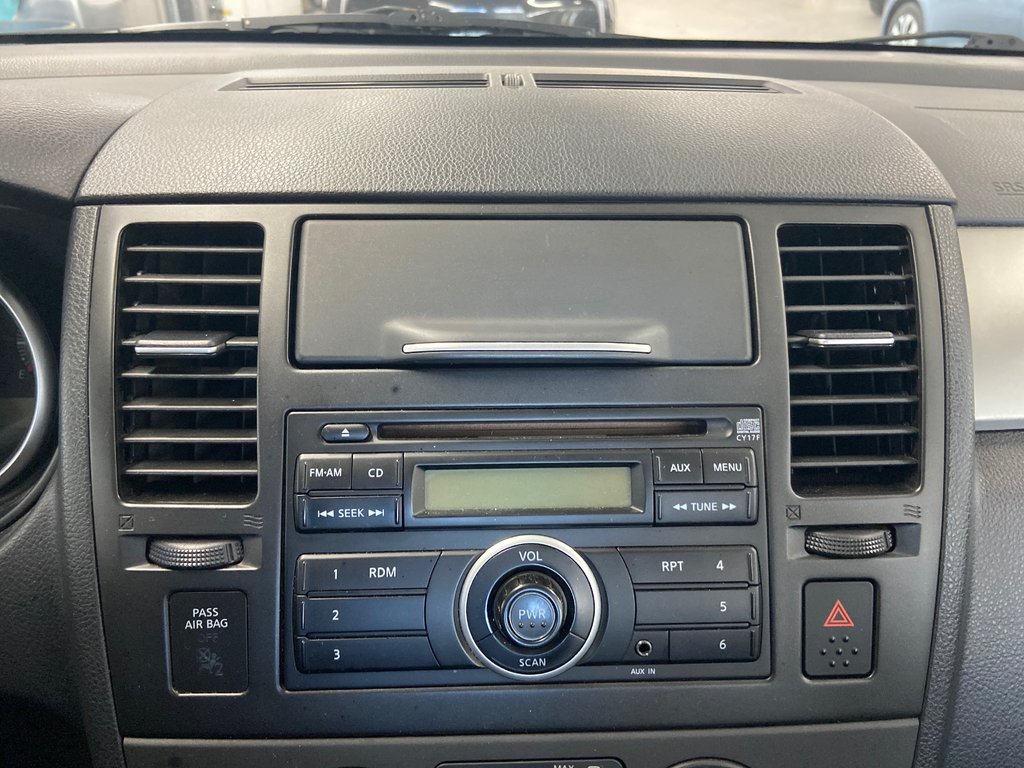 2011 Nissan Versa 1.8 S in Cowansville, Quebec - 31 - w1024h768px