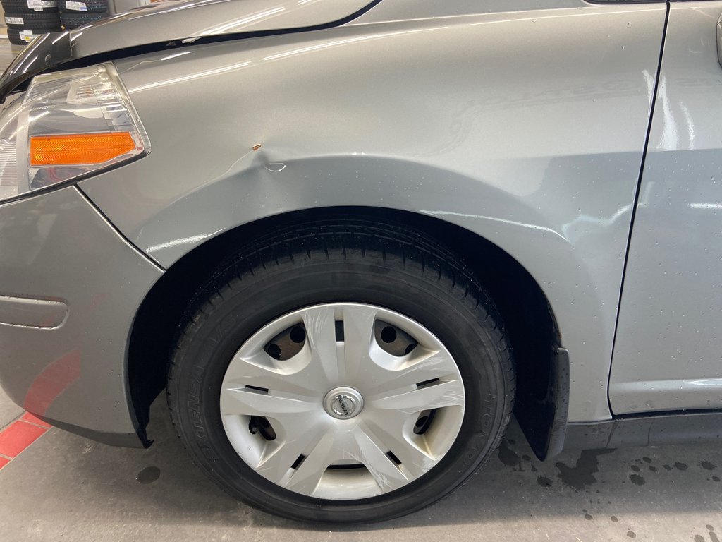 2011 Nissan Versa 1.8 S in Cowansville, Quebec - 13 - w1024h768px