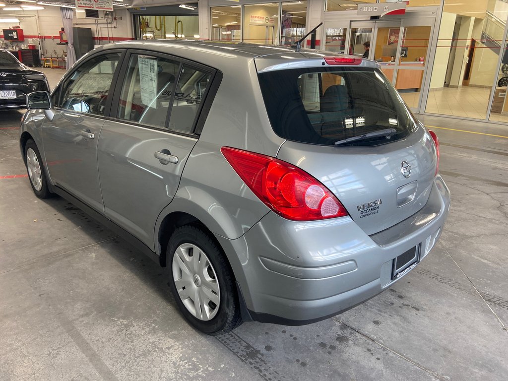 2011 Nissan Versa 1.8 S in Cowansville, Quebec - 8 - w1024h768px