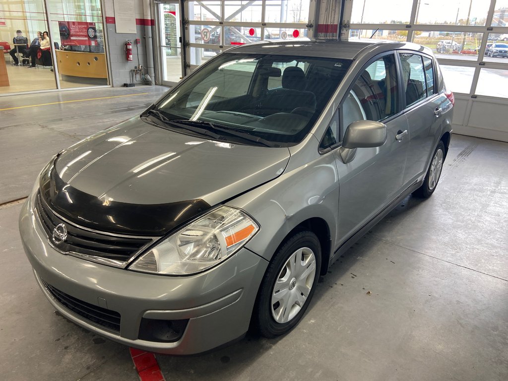 2011 Nissan Versa 1.8 S in Cowansville, Quebec - 11 - w1024h768px