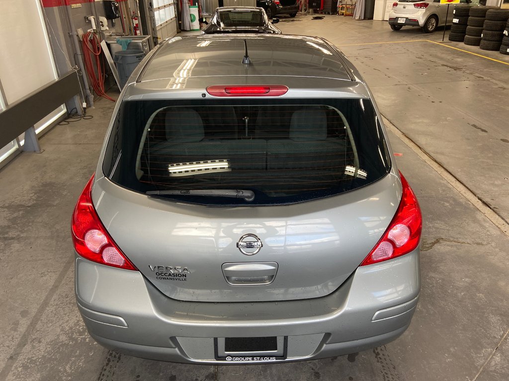 2011 Nissan Versa 1.8 S in Cowansville, Quebec - 7 - w1024h768px