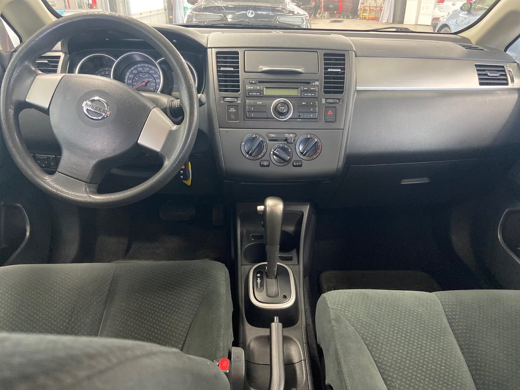 2011 Nissan Versa 1.8 S in Cowansville, Quebec - 21 - w1024h768px