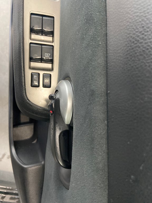 2011 Nissan Versa 1.8 S in Cowansville, Quebec - 24 - w1024h768px