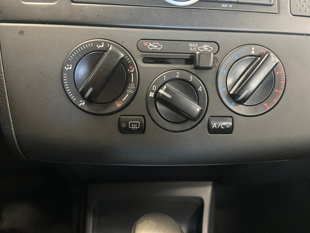 2011 Nissan Versa 1.8 S in Cowansville, Quebec - 30 - w1024h768px