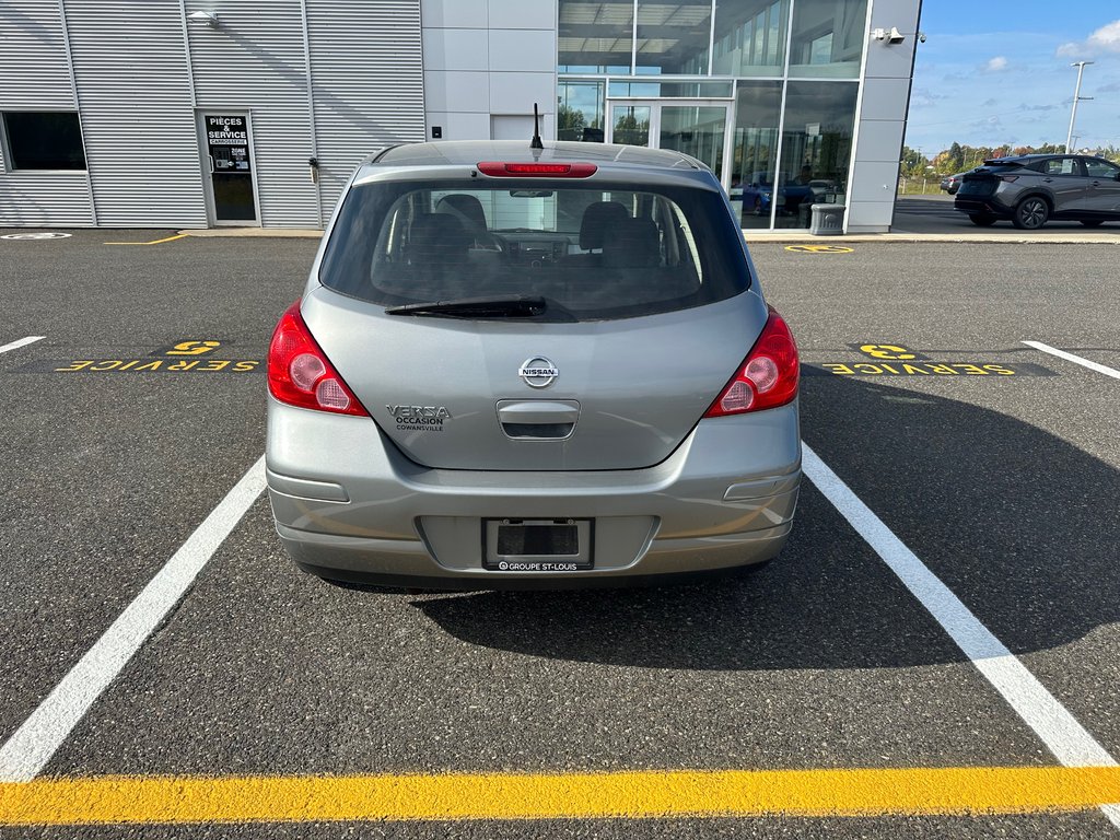 Nissan Versa 1.8 S 2011 à Cowansville, Québec - 2 - w1024h768px