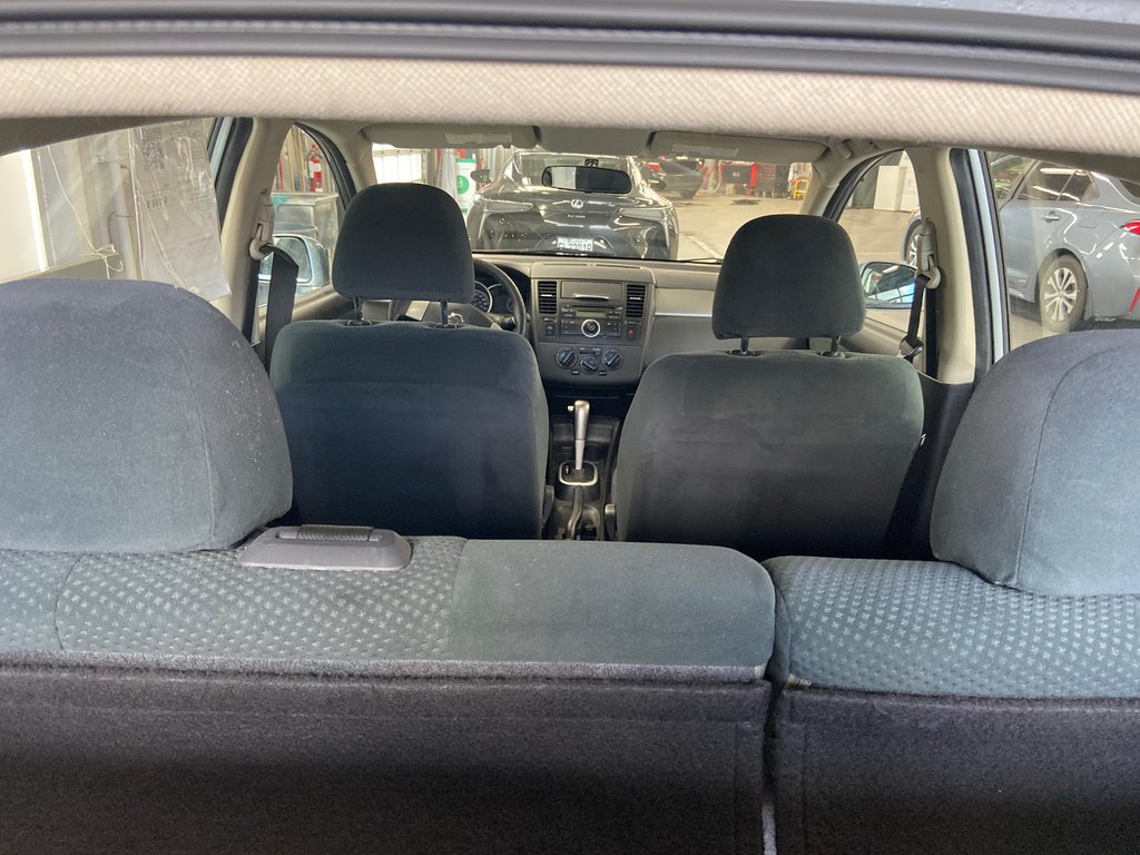 2011 Nissan Versa 1.8 S in Cowansville, Quebec - 18 - w1024h768px