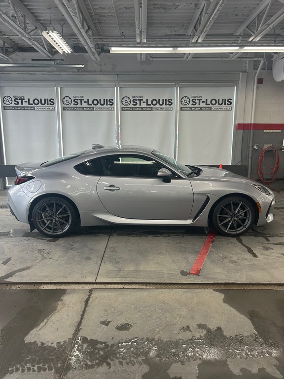 Subaru BRZ Sport-Tech EyeSight 2023 à Cowansville, Québec - 9 - w1024h768px