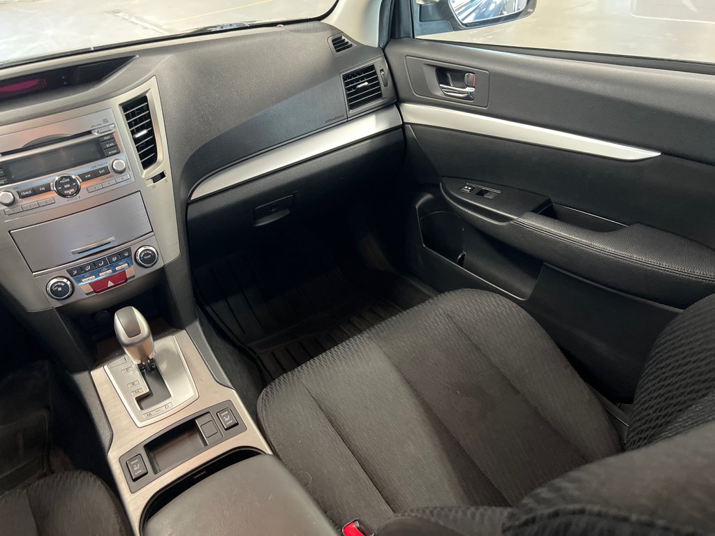 2011 Subaru Outback 2.5i Prem AWD/Pwr Moon in Cowansville, Quebec - 17 - w1024h768px
