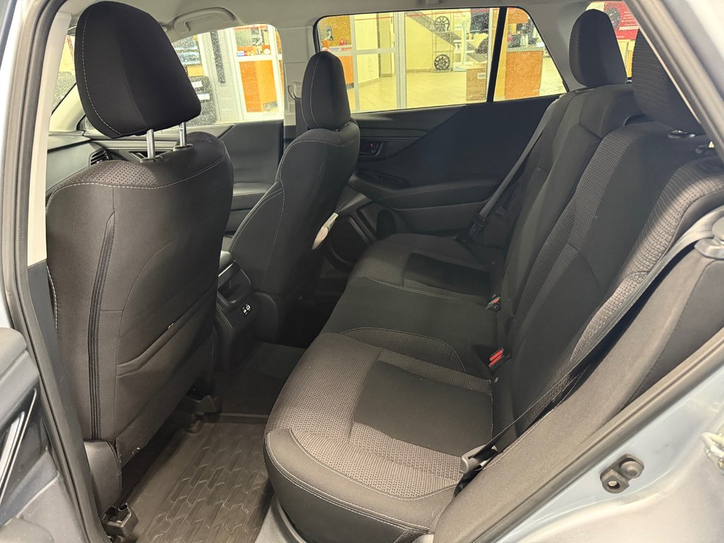 Subaru Outback Convenience 2023 à Cowansville, Québec - 13 - w1024h768px