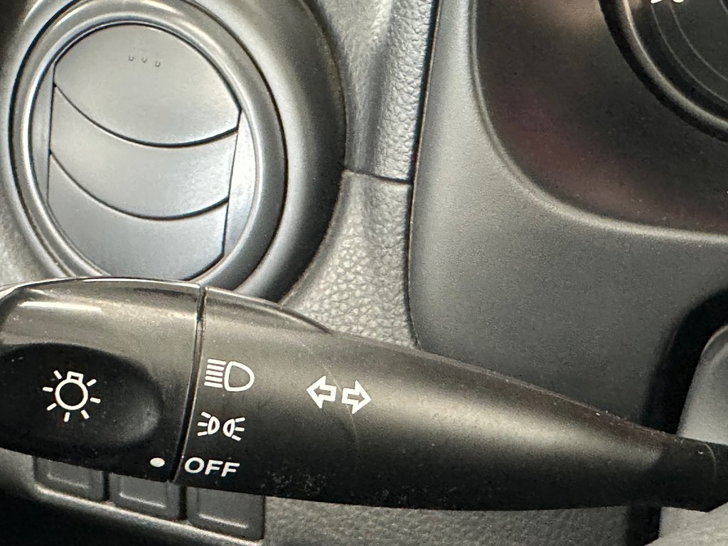 2012 Suzuki SX4 Hatchback JX in Cowansville, Quebec - 31 - w1024h768px