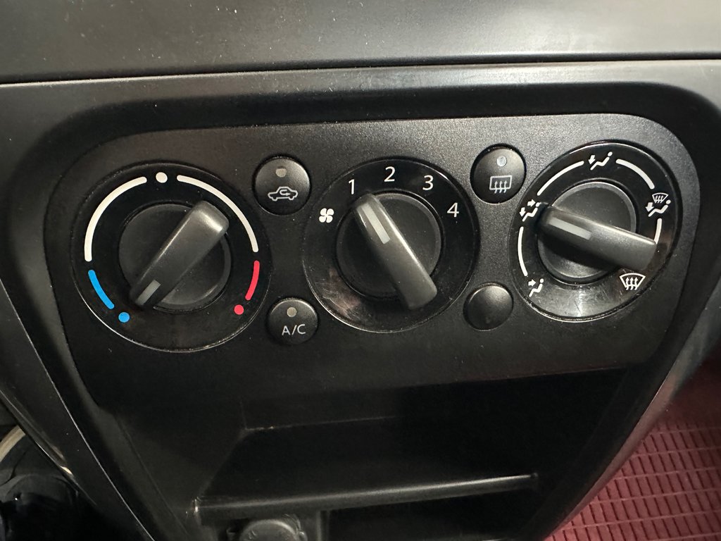 2012 Suzuki SX4 Hatchback JX in Cowansville, Quebec - 25 - w1024h768px