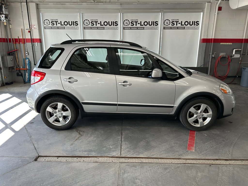 2012 Suzuki SX4 Hatchback JX in Cowansville, Quebec - 2 - w1024h768px