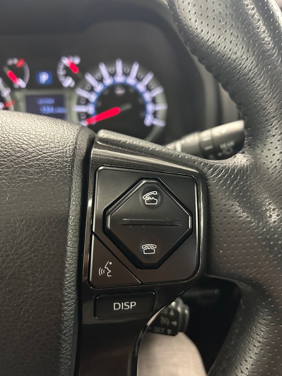 Toyota 4Runner SR5 / TRD OFF ROAD 2016 à Cowansville, Québec - 31 - w1024h768px