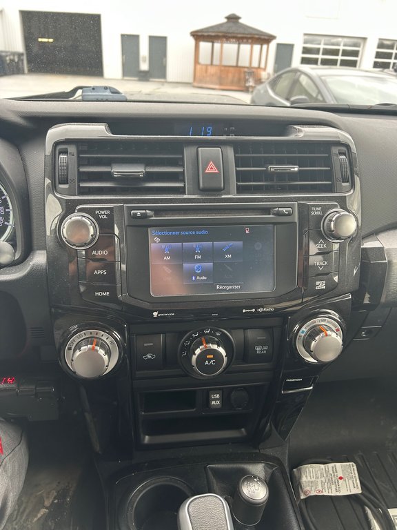 2016 Toyota 4Runner SR5 in Cowansville, Quebec - 6 - w1024h768px