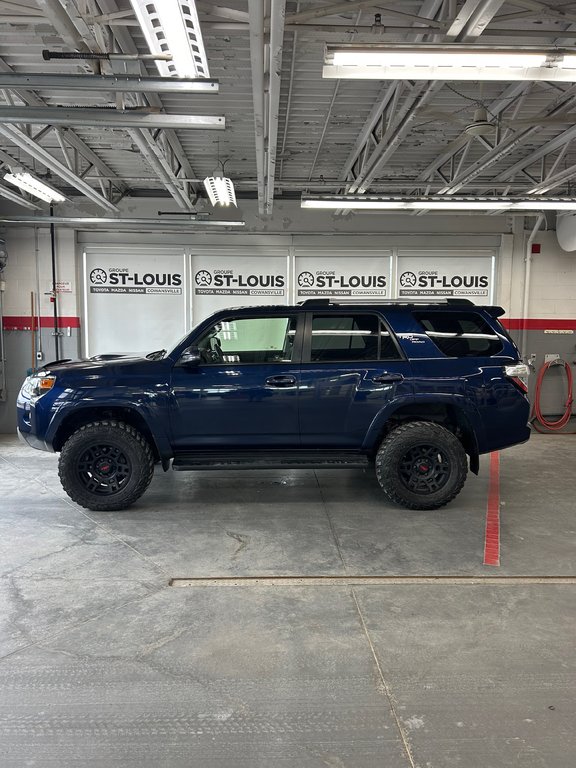 Toyota 4Runner SR5 / TRD OFF ROAD 2016 à Cowansville, Québec - 6 - w1024h768px