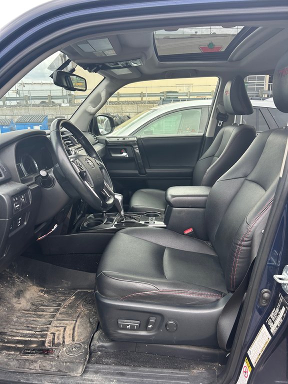 2016 Toyota 4Runner SR5 in Cowansville, Quebec - 10 - w1024h768px