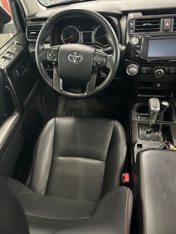 Toyota 4Runner SR5 / TRD OFF ROAD 2016 à Cowansville, Québec - 16 - w1024h768px