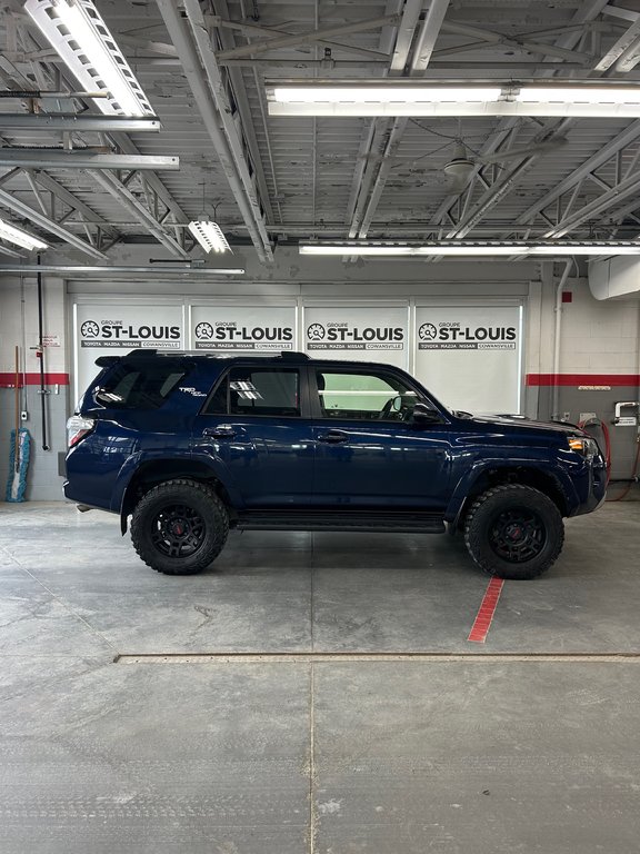 Toyota 4Runner SR5 / TRD OFF ROAD 2016 à Cowansville, Québec - 12 - w1024h768px