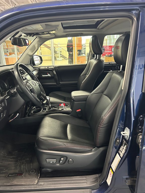 Toyota 4Runner SR5 / TRD OFF ROAD 2016 à Cowansville, Québec - 19 - w1024h768px