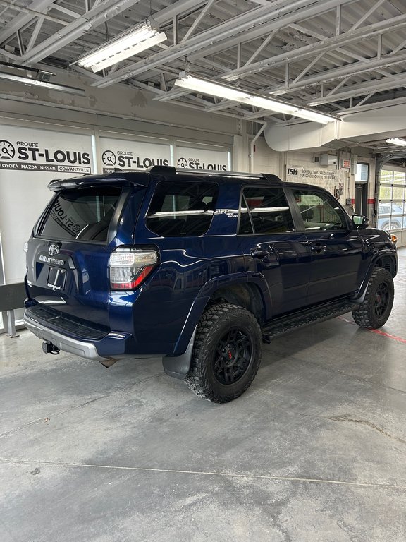 Toyota 4Runner SR5 / TRD OFF ROAD 2016 à Cowansville, Québec - 10 - w1024h768px