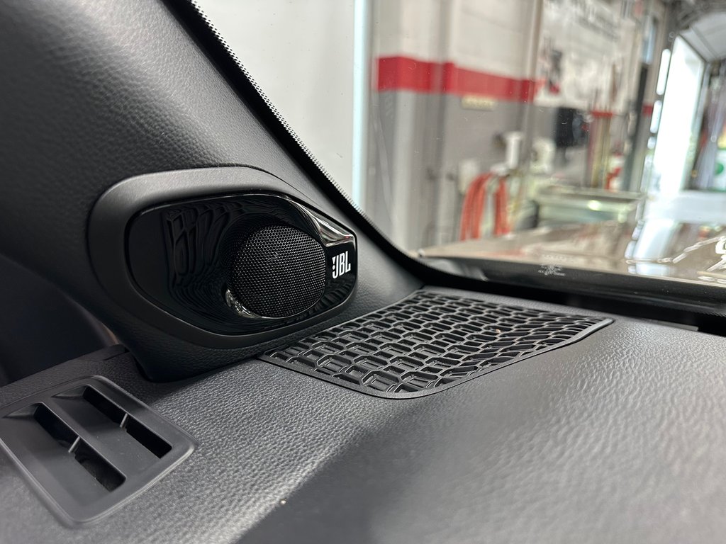 2025 Toyota 4Runner Hybrid TRD PRO in Cowansville, Quebec - 37 - w1024h768px