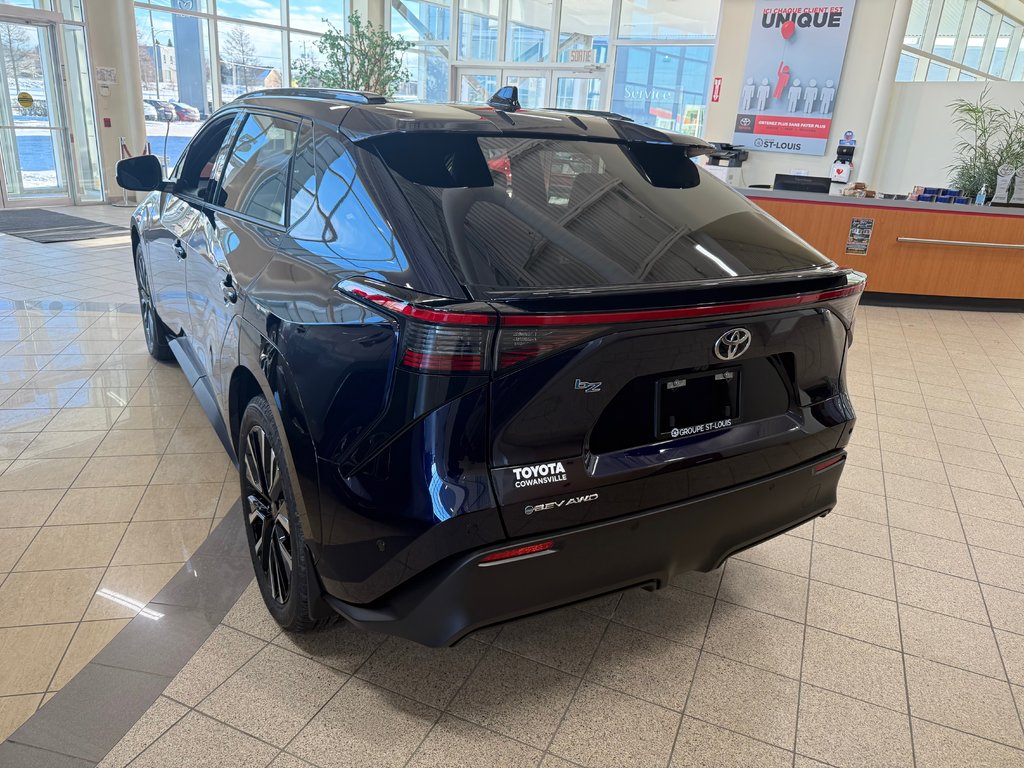 Toyota bZ Limited AWD 2026 à Cowansville, Québec - 4 - w1024h768px