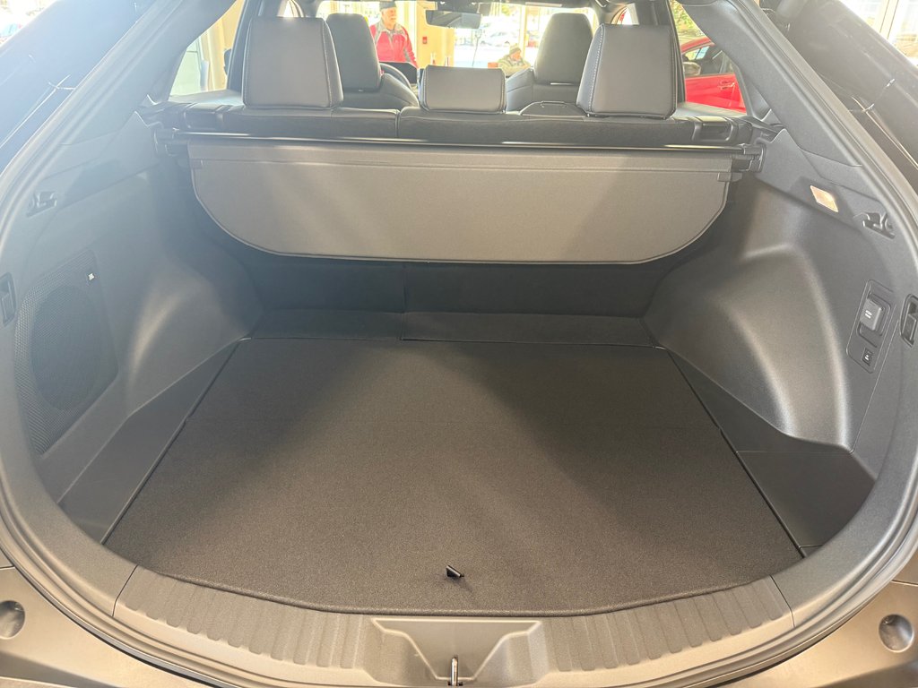 Toyota bZ Limited AWD 2026 à Cowansville, Québec - 11 - w1024h768px