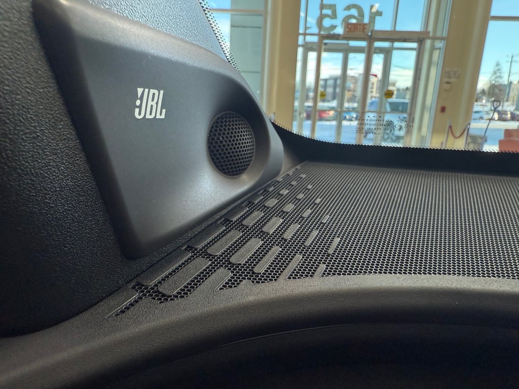 Toyota bZ Limited AWD 2026 à Cowansville, Québec - 29 - w1024h768px