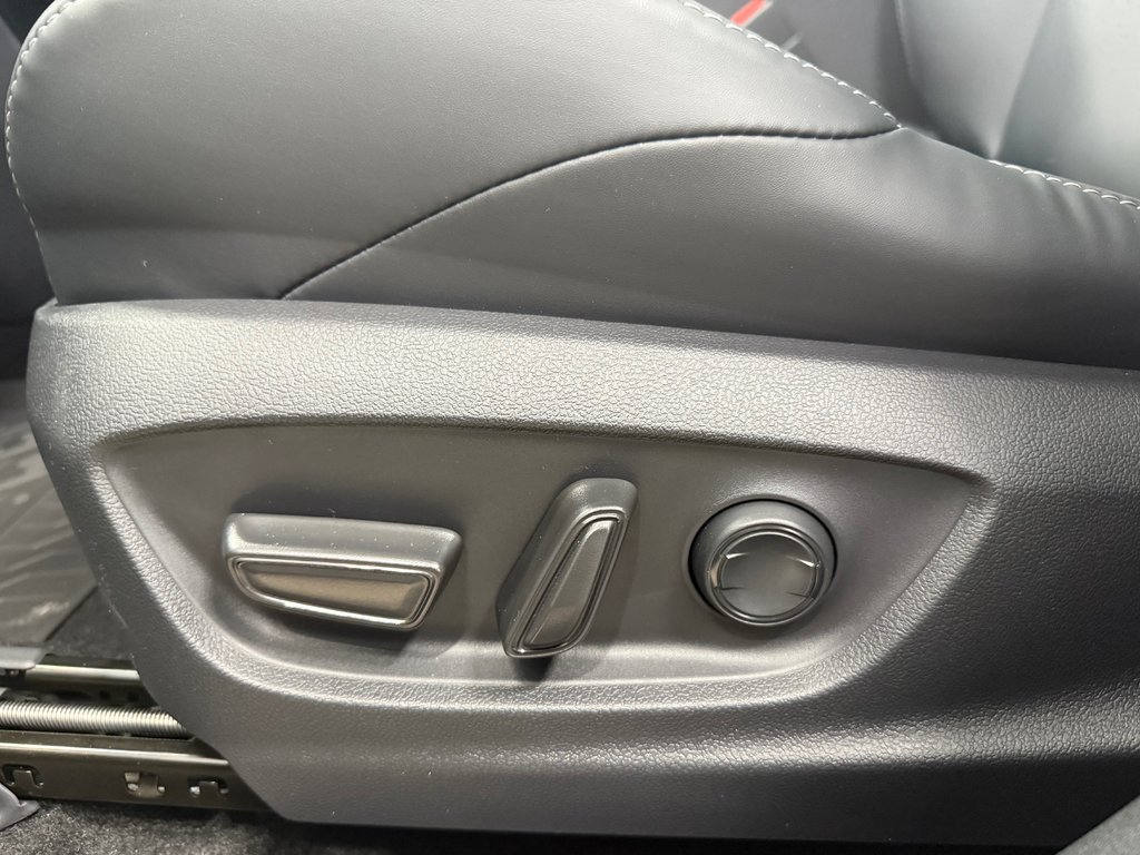 Toyota bZ Limited AWD 2026 à Cowansville, Québec - 24 - w1024h768px