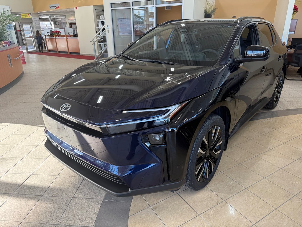 Toyota bZ Limited AWD 2026 à Cowansville, Québec - 1 - w1024h768px