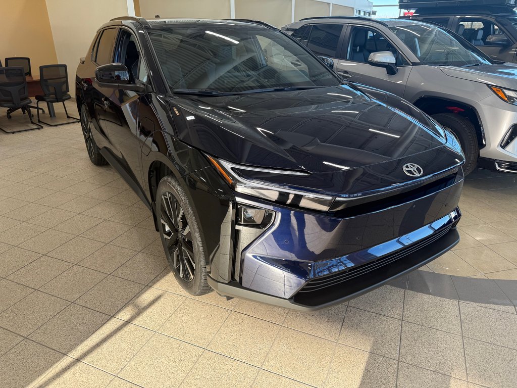Toyota bZ Limited AWD 2026 à Cowansville, Québec - 5 - w1024h768px
