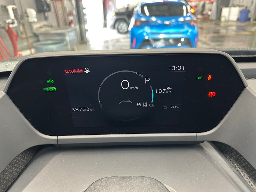 Toyota bZ4X XLE TECHNOLOGIE 2023 à Cowansville, Québec - 11 - w1024h768px