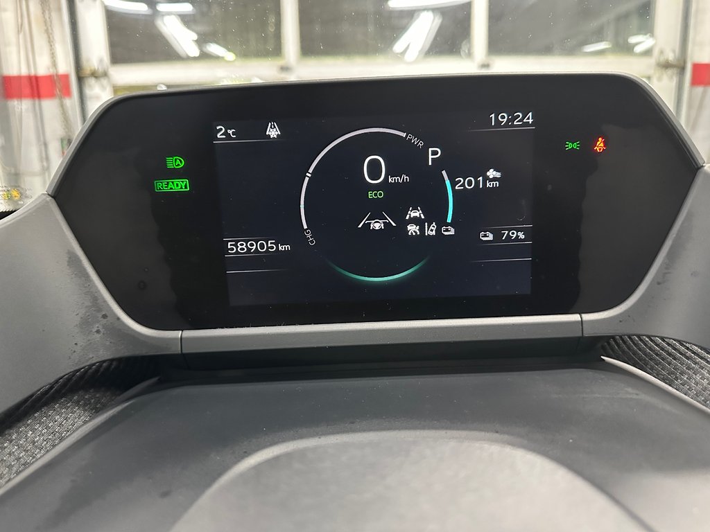 2023 Toyota bZ4X XLE AWD in Cowansville, Quebec - 19 - w1024h768px