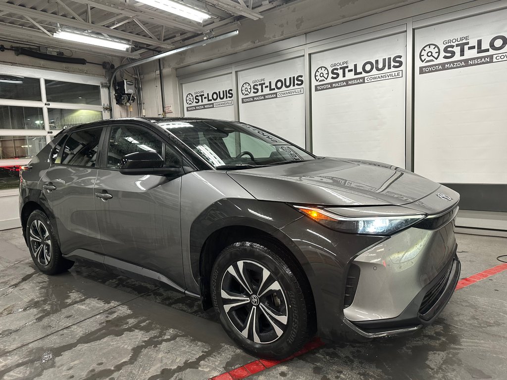 2023 Toyota bZ4X XLE AWD in Cowansville, Quebec - 5 - w1024h768px
