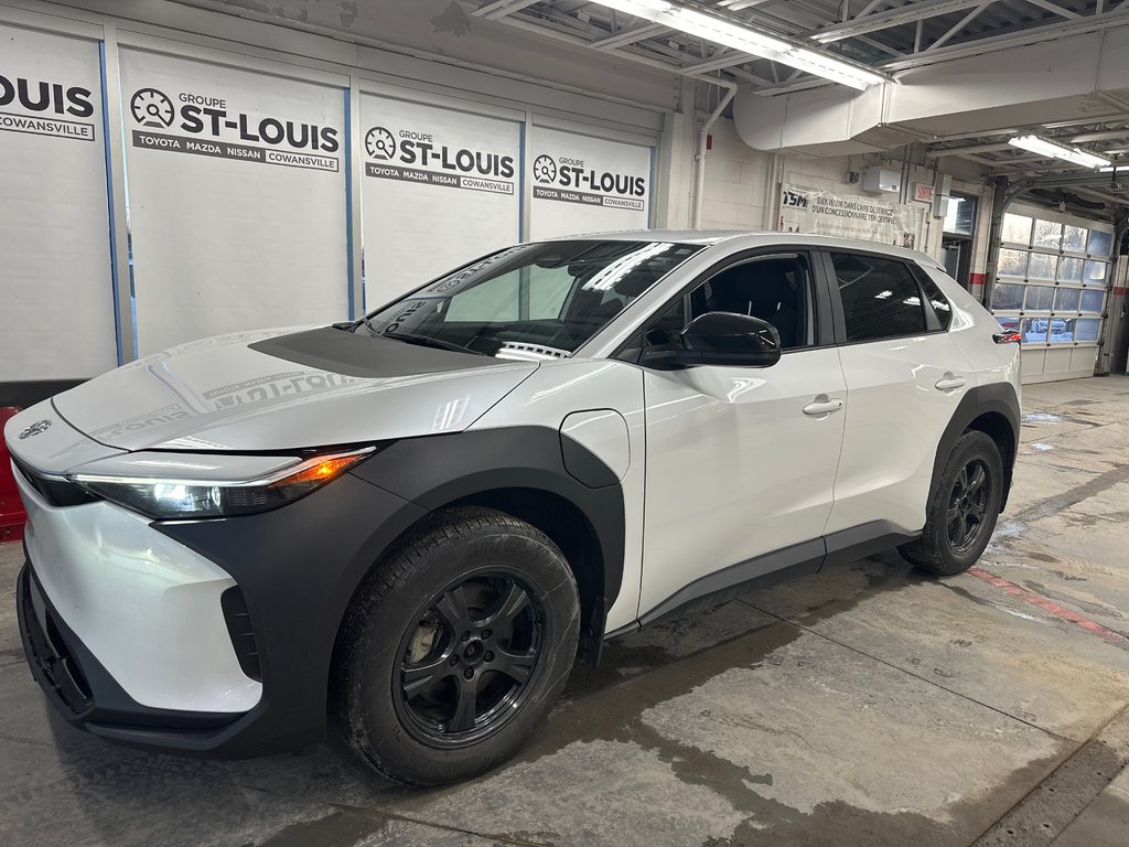 Toyota bZ4X LE 2023 à Cowansville, Québec - 1 - w1024h768px