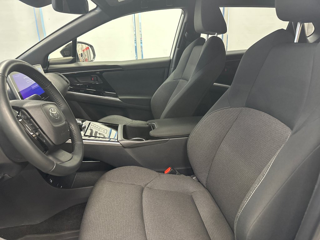 Toyota bZ4X LE 2023 à Cowansville, Québec - 10 - w1024h768px