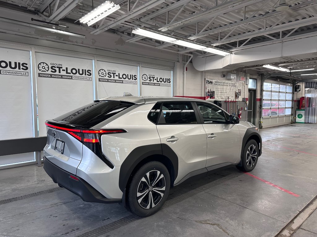 2024  BZ4X LE A PARTIR DE 0.69% RABAIS TOYOTA ET GOUV.INCLUS in Cowansville, Quebec - 5 - w1024h768px