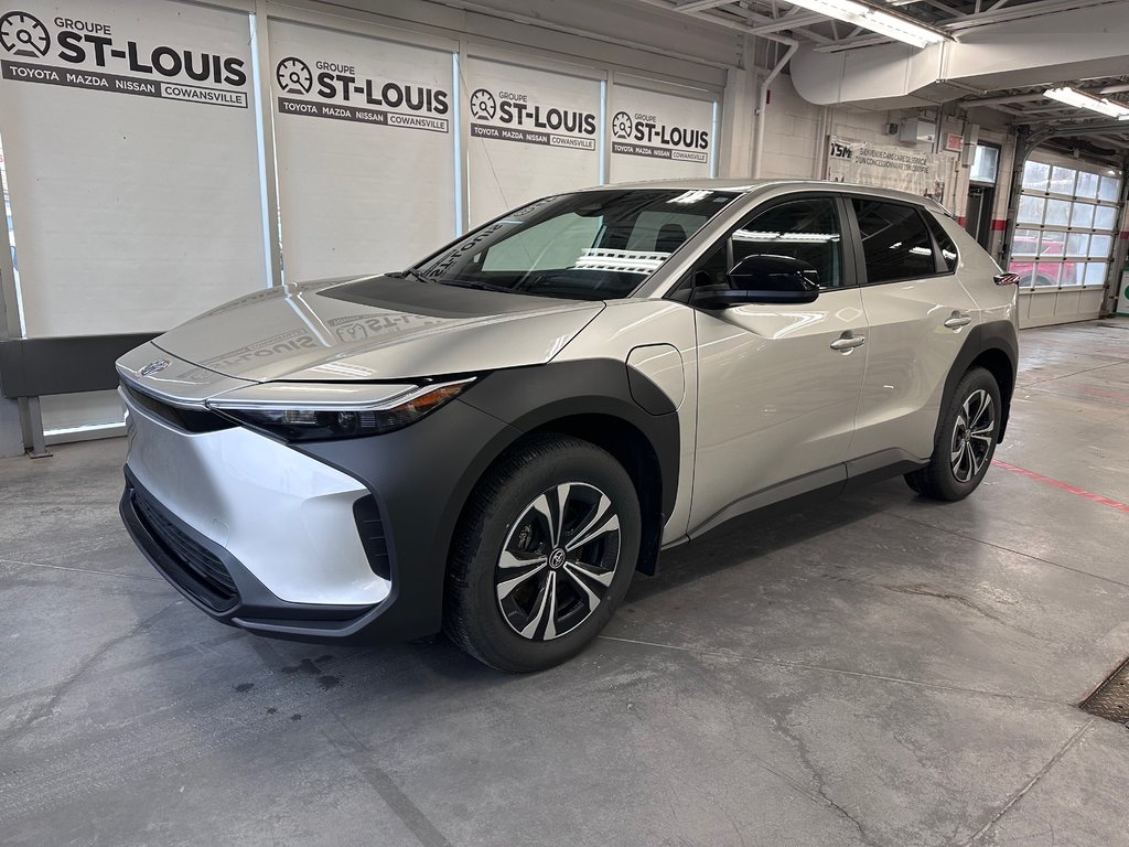 2024  BZ4X LE A PARTIR DE 0.69% RABAIS TOYOTA ET GOUV.INCLUS in Cowansville, Quebec - 1 - w1024h768px