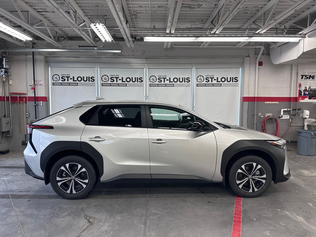 2024  BZ4X LE A PARTIR DE 0.69% RABAIS TOYOTA ET GOUV.INCLUS in Cowansville, Quebec - 6 - w1024h768px