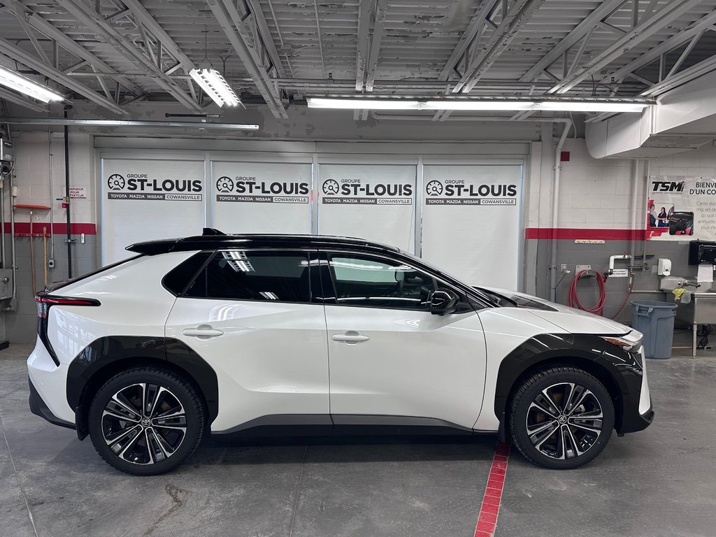 BZ4X XLE TECH AWD 2024 à Cowansville, Québec - 7 - w1024h768px