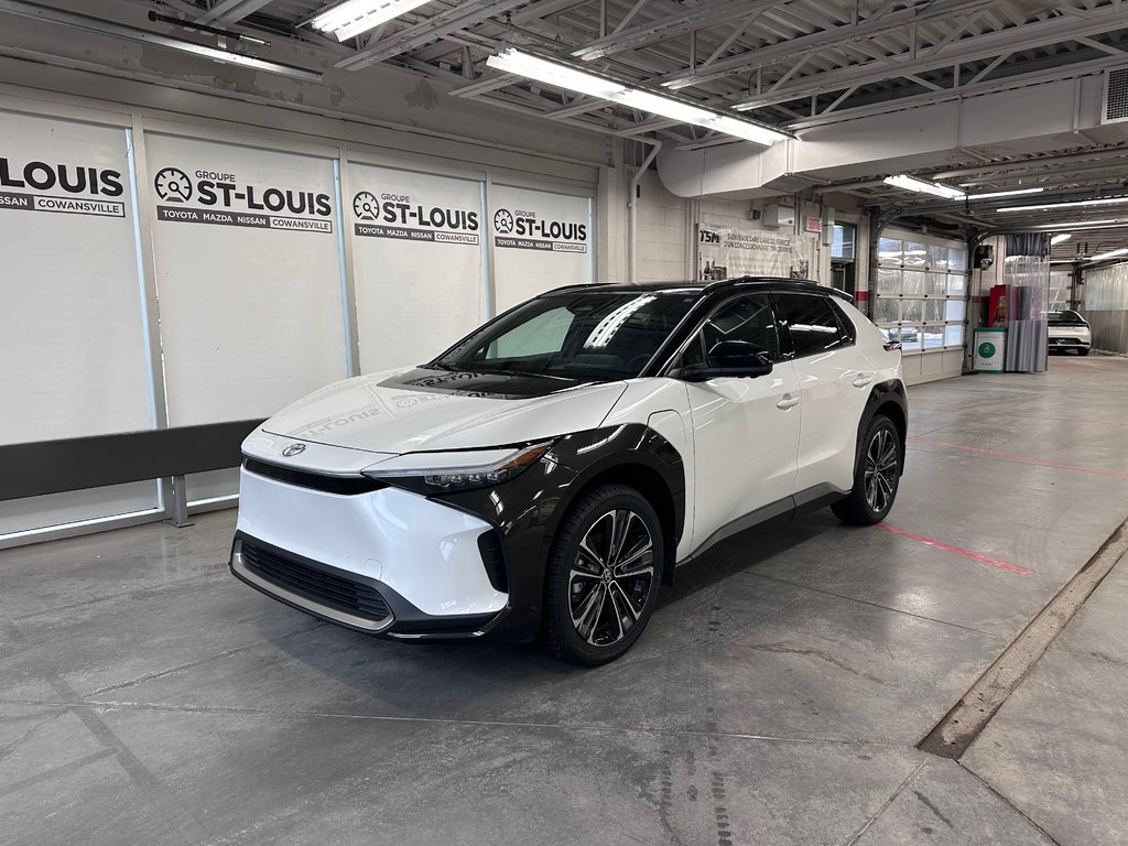 BZ4X XLE TECH AWD 2024 à Cowansville, Québec - 1 - w1024h768px