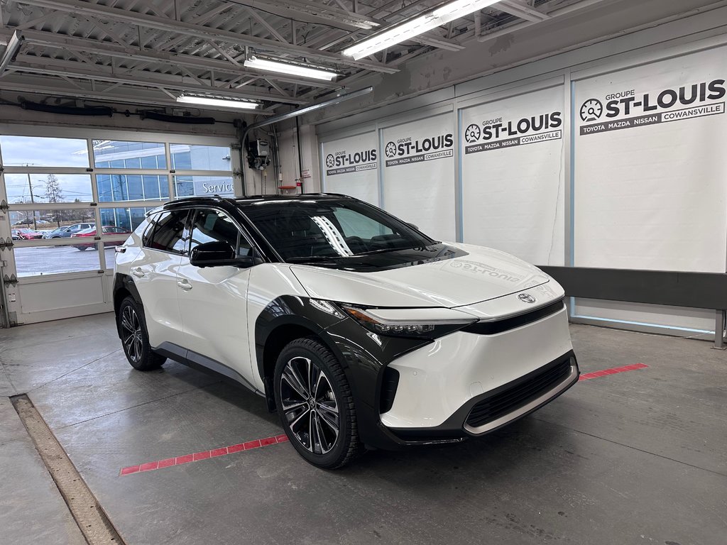 BZ4X XLE TECH AWD 2024 à Cowansville, Québec - 8 - w1024h768px