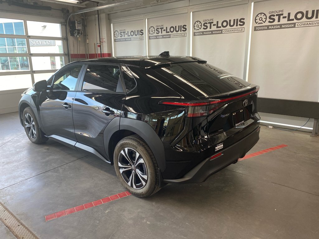 Toyota BZ4X LE UN PROPRIÉTAIRE AUCUN ACCIDENT 2024 à Cowansville, Québec - 6 - w1024h768px