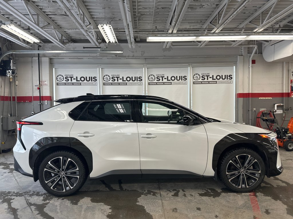 Toyota bZ4X XLE 2024 à Cowansville, Québec - 2 - w1024h768px