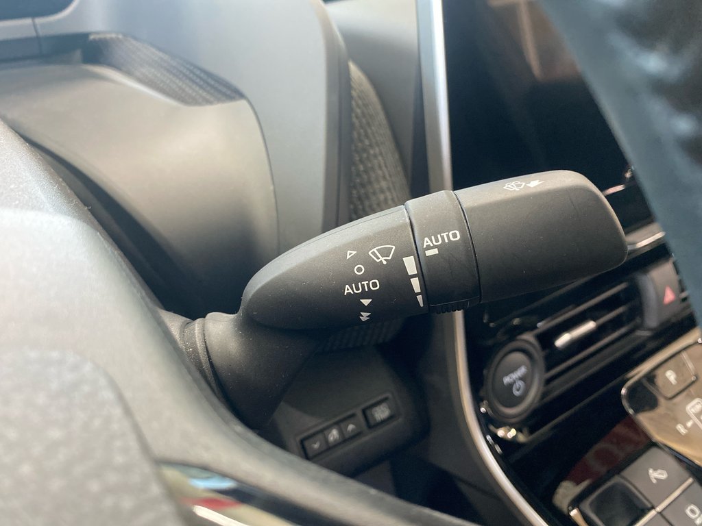 2025 Toyota BZ4X XLE AWD GROUPE TECHNOLOGIE in Cowansville, Quebec - 18 - w1024h768px