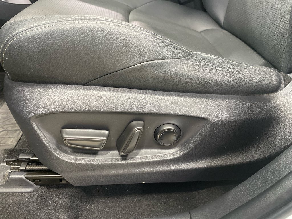 2025 Toyota BZ4X XLE AWD GROUPE TECHNOLOGIE in Cowansville, Quebec - 19 - w1024h768px