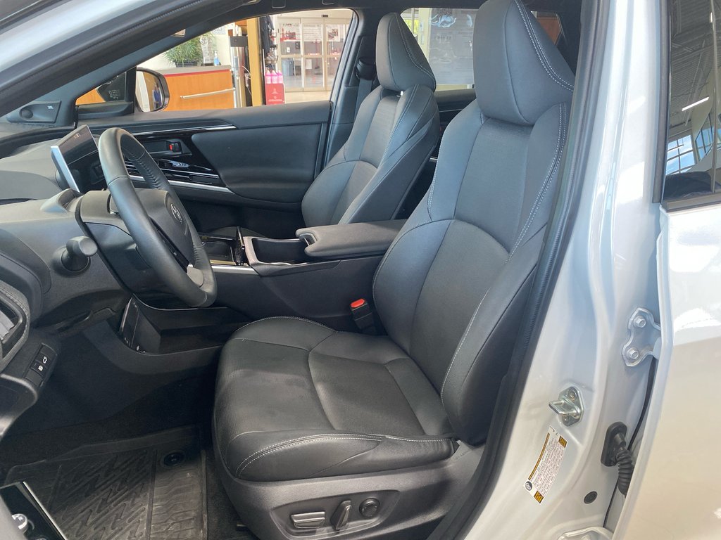 2025 Toyota BZ4X XLE AWD GROUPE TECHNOLOGIE in Cowansville, Quebec - 27 - w1024h768px